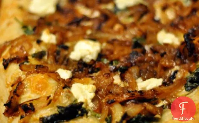 Karamellisierte Zwiebel-Ziegenkäse-Pizza