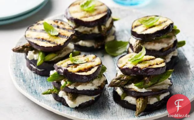 Auberginen- und Spargel-Napoleons