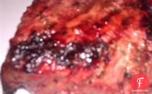 Rinderfiletsteaks garniert mit Meerrettich und Dijon-Senf