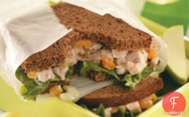 Cashew-Putensalat-Sandwiches