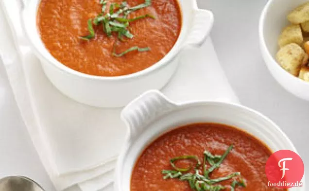 Geröstete Tomatensuppe mit frischem Basilikum