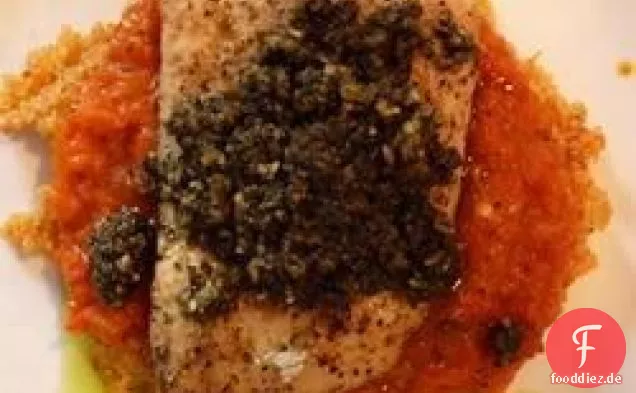 Gegrilltes Mahi Mahi mit gerösteter Pfeffersauce und Korianderpesto