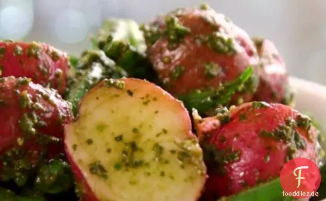 Kartoffelsalat mit grünen Bohnen und Pesto