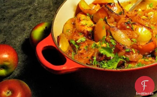 Apfel-Cidre-Huhn Mit Karamellisierten Zwiebeln Und Äpfeln