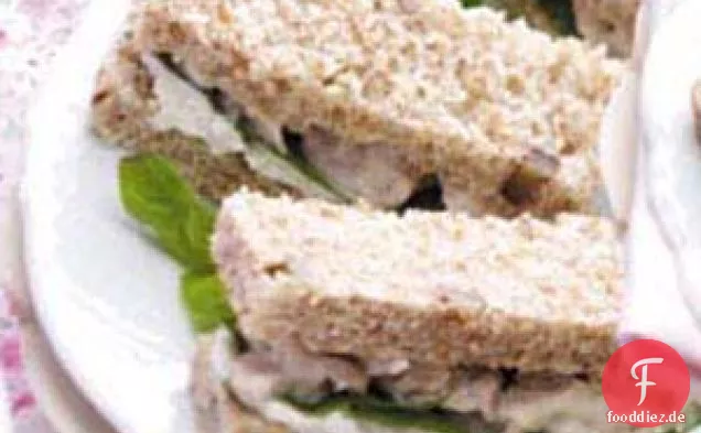 Nussige Hühnchensandwiches