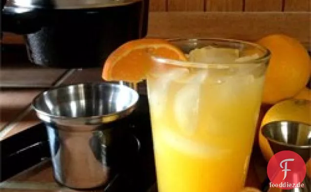 Orange Crush! Frisch gepresster Orangen- und Wodka-Cocktail