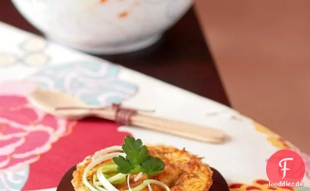 Tartelettes mit Speck, Zwiebeln und Petersilie
