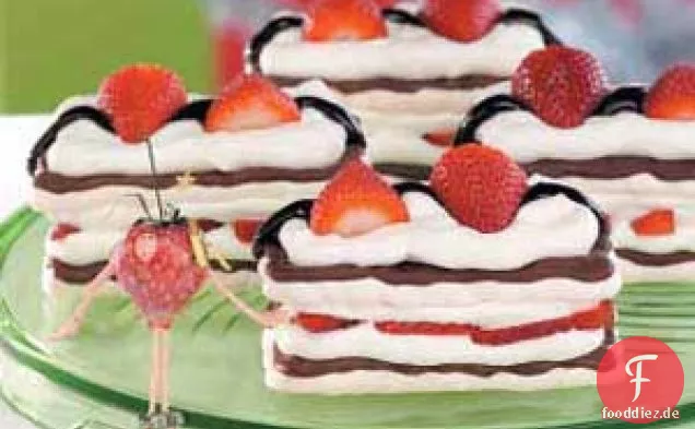 Erdbeer-Baiser-Desserts