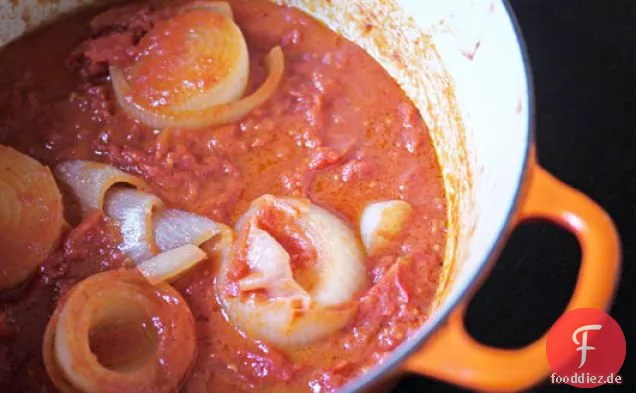 Marcella Hazans Tomatensauce mit Zwiebeln und Butter