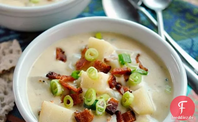 Ofenkartoffelsuppe mit Speck, Zwiebel & Cheddar