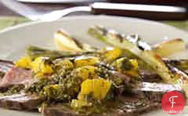 Gegrilltes Steak und grüne Zwiebeln