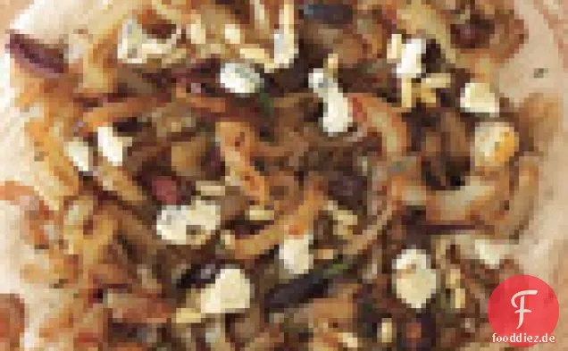 Karamellisiert-Zwiebel, Rosmarin und Pinienkerne Topping