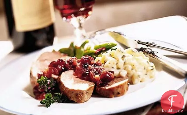 Gepfeffertes Schweinefilet mit Cranberry-Zwiebelkompott