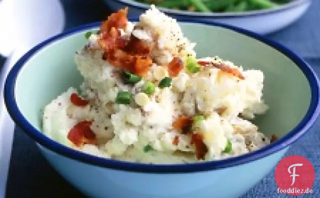 Kartoffelsalat mit saurer Sahne und Schalotten