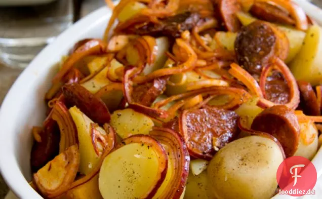 Warme Chorizo, Rote Zwiebel und Baby Kartoffelsalat