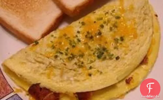 Omelett mit knusprigem Speck und süßen Zwiebeln