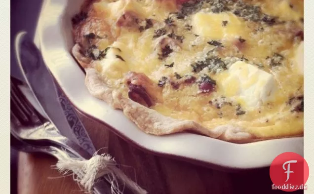 Frischkäse, karamellisierte Zwiebel und Speck Quiche