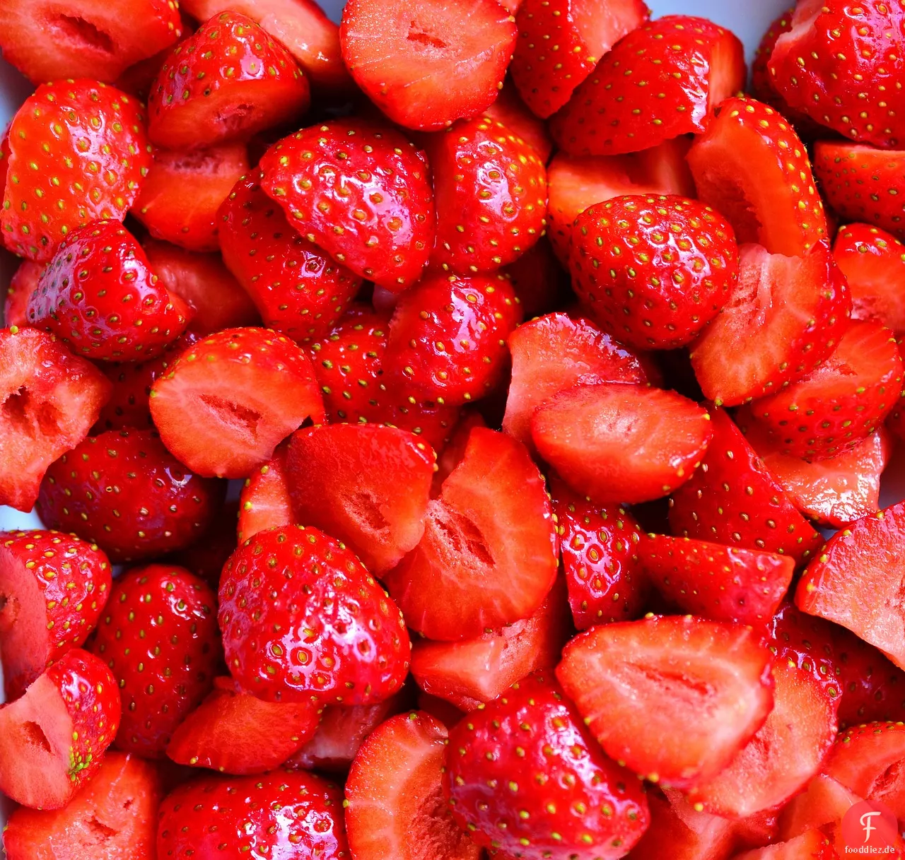Erdbeer- und glasierter Walnusssalat