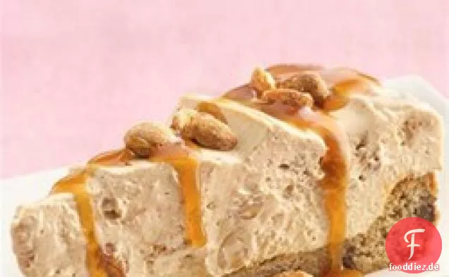 Gewürzte cremige Karamell-Erdnuss-Torte