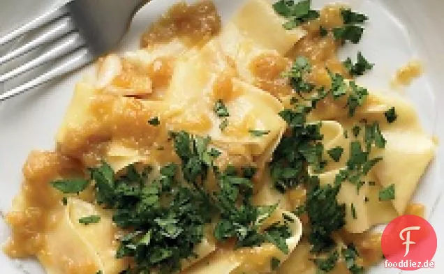 Bandnudeln Mit Karamellisierten Zwiebeln