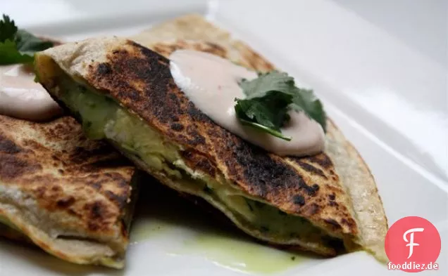 Rührei Quesadillas mit karamellisierten Zwiebeln und Pilzen