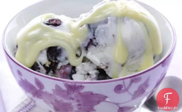 Gewirbelter Blaubeer-Frozen-Joghurt