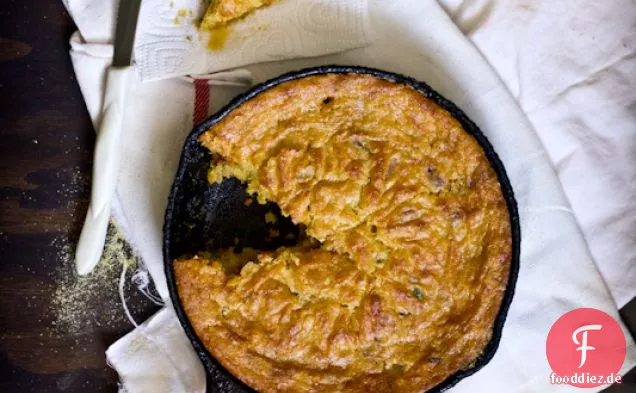 Jalapeno-Maisbrot Mit Karamellisierten Zwiebeln