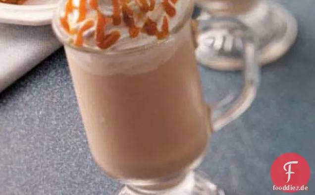 Frostiger Karamell-Cappuccino