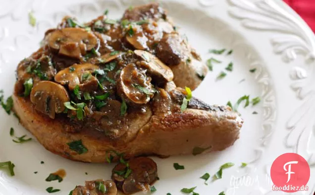 Schweinekoteletts mit Pilzen und Schalotten