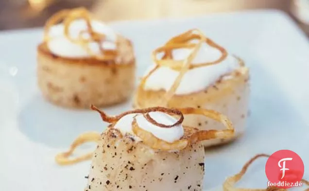 Gebratene Jakobsmuscheln mit Schalotten und Kokoscreme