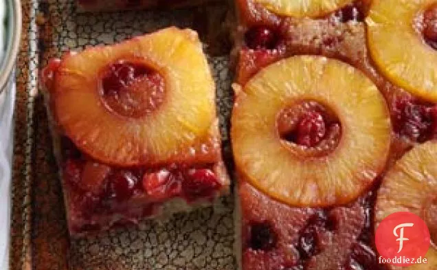 Umgedrehter Cranberry-Ananas-Kuchen