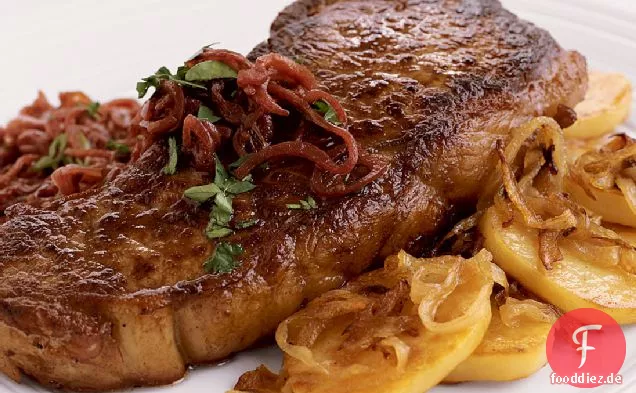 Steak mit Schalotten und Lyonnaise Kartoffeln