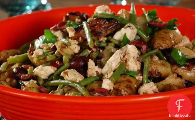 Gegrillter Fingerling-Kartoffelsalat mit Feta, grünen Bohnen und Oliven