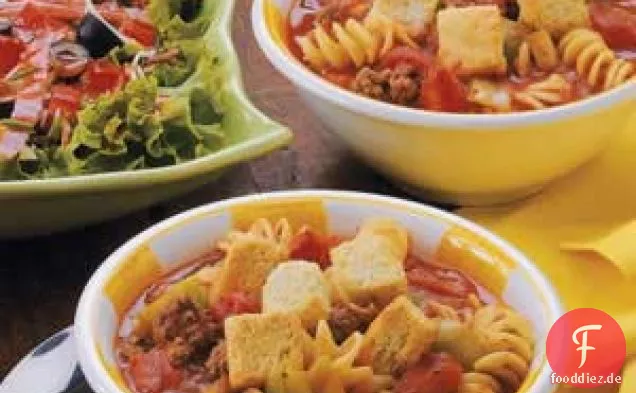 Rindfleischige Tomaten-Nudelsuppe