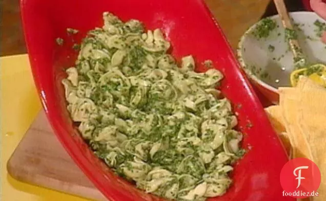 Tortellini mit Spinat-Walnuss-Pesto
