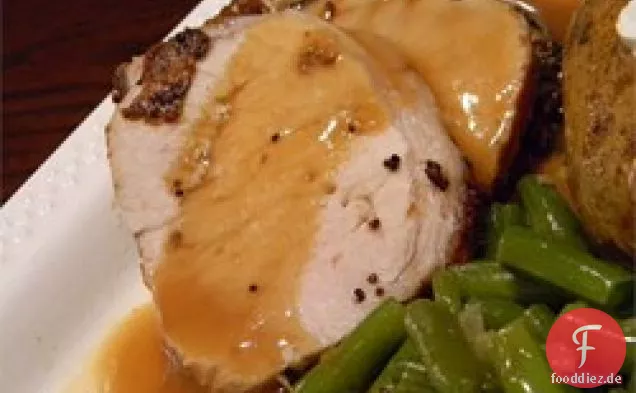 Gebratene Schweinelende mit Bratensoße