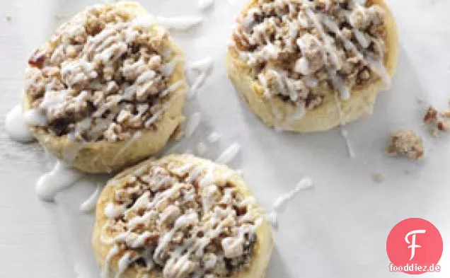Kirsch-Pekannuss-Streuselbrötchen