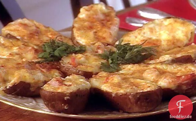 Mit Garnelen gefüllte Kartoffeln