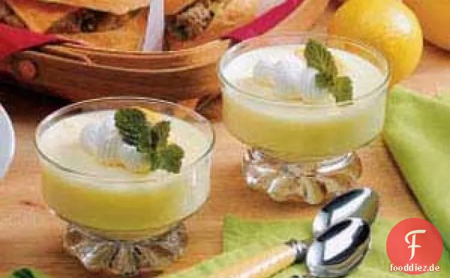 Flauschiges Zitronendessert