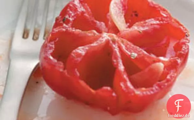 Mit Knoblauch gewürzte Tomaten