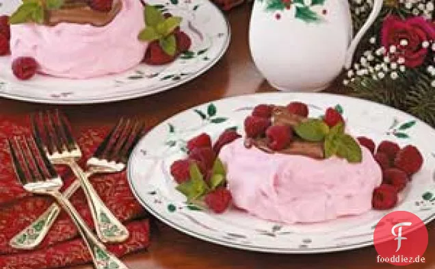 Himbeer-Baisers mit Schokoladenfüllung