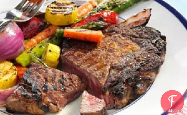Gegrillte karibische Ribeye-Steaks