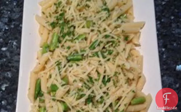 Edle Penne mit Spargel und Garnelen