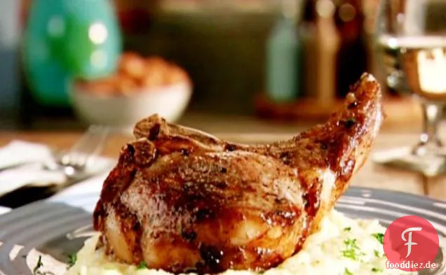 Mit Pilzen gefüllte Schweinekoteletts mit Wermutsauce