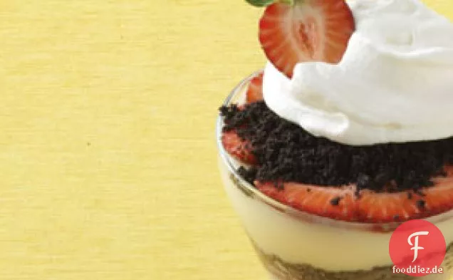 Weiße Schokoladen-Beeren-Parfaits