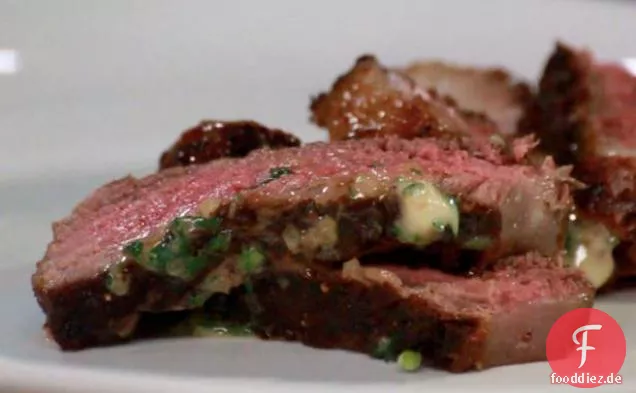 Gebratenes Porterhouse mit triefender Maitre d' Butter