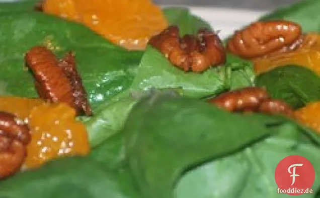 Pikanter Mandarinen-Spinatsalat