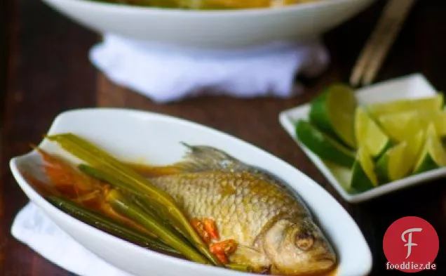 Vielseitige Currysoße mit gebratenem Fisch