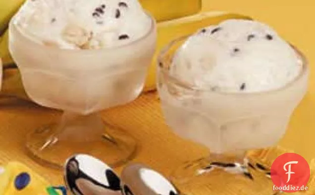 Eiscreme mit Bananenstückchen