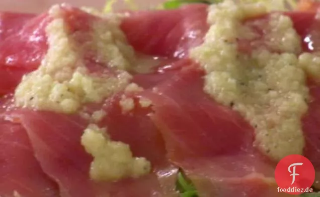 Carpaccio aus geräuchertem Lachs und Frisée